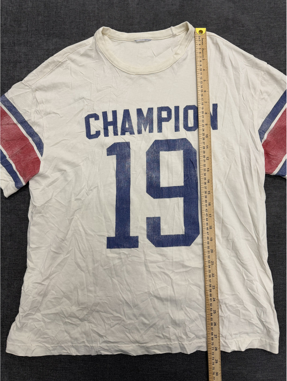 Champion Men's Vintage Style Graphic T-Shirt Size Small - Picture 2 of 7